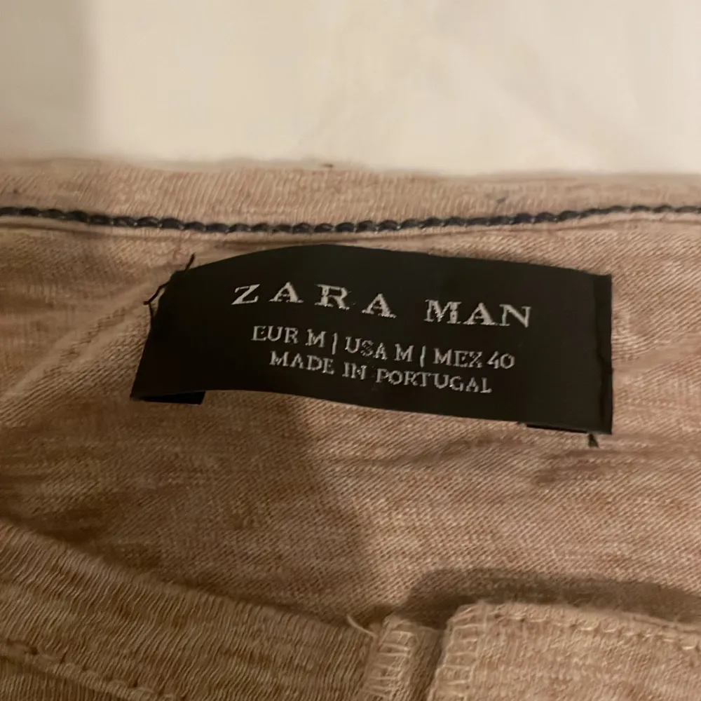 Långärmad beige tröja från Zara man, dock går den att ha som tjej också.. Stickat.