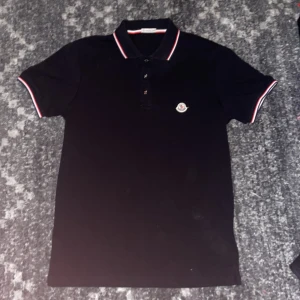 Moncler pike - Storlek : s  Nyskick nästan aldrig använd