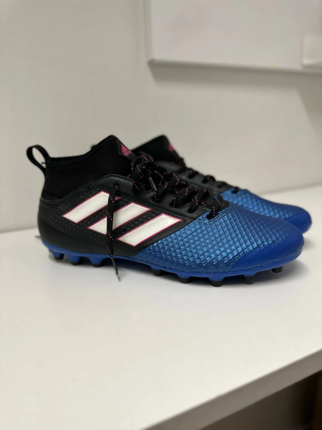 Adidas fotbollsskor
