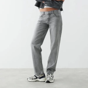 Jeans i nyskick  - Jeans som inte används längre som  är i fint skick! Finns bild vid intresse! Nypris är 499kr💕