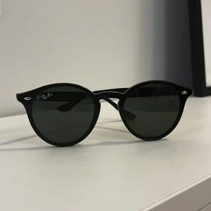 Ray-Ban 2180 - Svarta Ray-Ban 2180