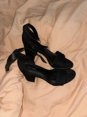 Klackskor  - Klackskor från Graceland, aldrig använda. 