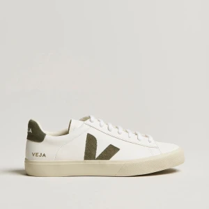 Veja skor - Veja skor som säljs för att dom är för små för mig! Ganska bra skick. Om ni är intresserade så får ni skicka och då kommer ja vissa de små skaderna.