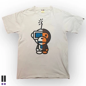 BAPE baby milo tisha - Skiftet äkta baby milo tröja🐒pit to pit 50cm🙈längd 62cm🙉storlek M 💯 fadad tag