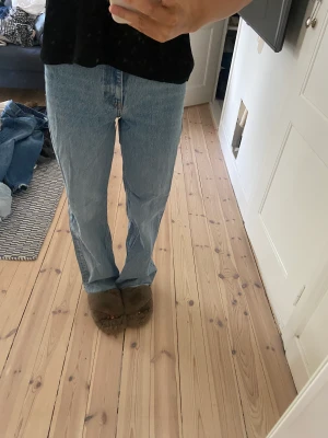 Jeans - Säljer dessa jeans från zara storlek 34