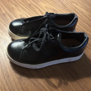 Eytys skor - Svart skinn Eytys skor, storlek 36. Väldigt bra skick!