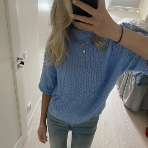 Stickad tshirt  - Stört snygg stickad tshirt från Stories, älskar denna men har föer liknande:/ nästan aldrig använd 