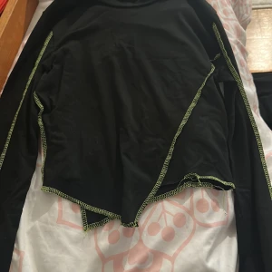 Tröja  - Har använt tre fånger men den blev för liten