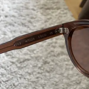 Jättefina solglasögon i en brun färg🌸💕🌸💕🌸💕