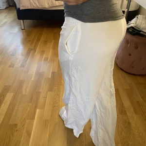 Linnebyxor - Säljer dessa linne byxor jag fått av en vän, dom är i bra skick men kommer ej till användning då jag har andra💗💗