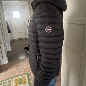 Colmar jacka  - Den perfekta höstjackan från Colmar❤️‍🔥 Inprincip helt oanvänd❤️‍🔥 storlek 52, motsvarar ca M❤️‍🔥 säljer åt min brorsa då han har för många jackor❤️‍🔥 självklart äkta❤️‍🔥 köpt på NK förra året❤️‍🔥