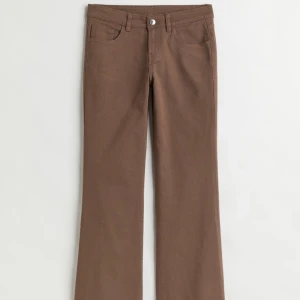 Jeans  - Helt nya. Slutsåld i storlek på hemsidan. Säljs för att dom va för långa🩷