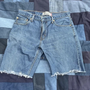 Levis shorts - Avklippta gammla Levis jeans:) 505 modellen. Dm vid frågor