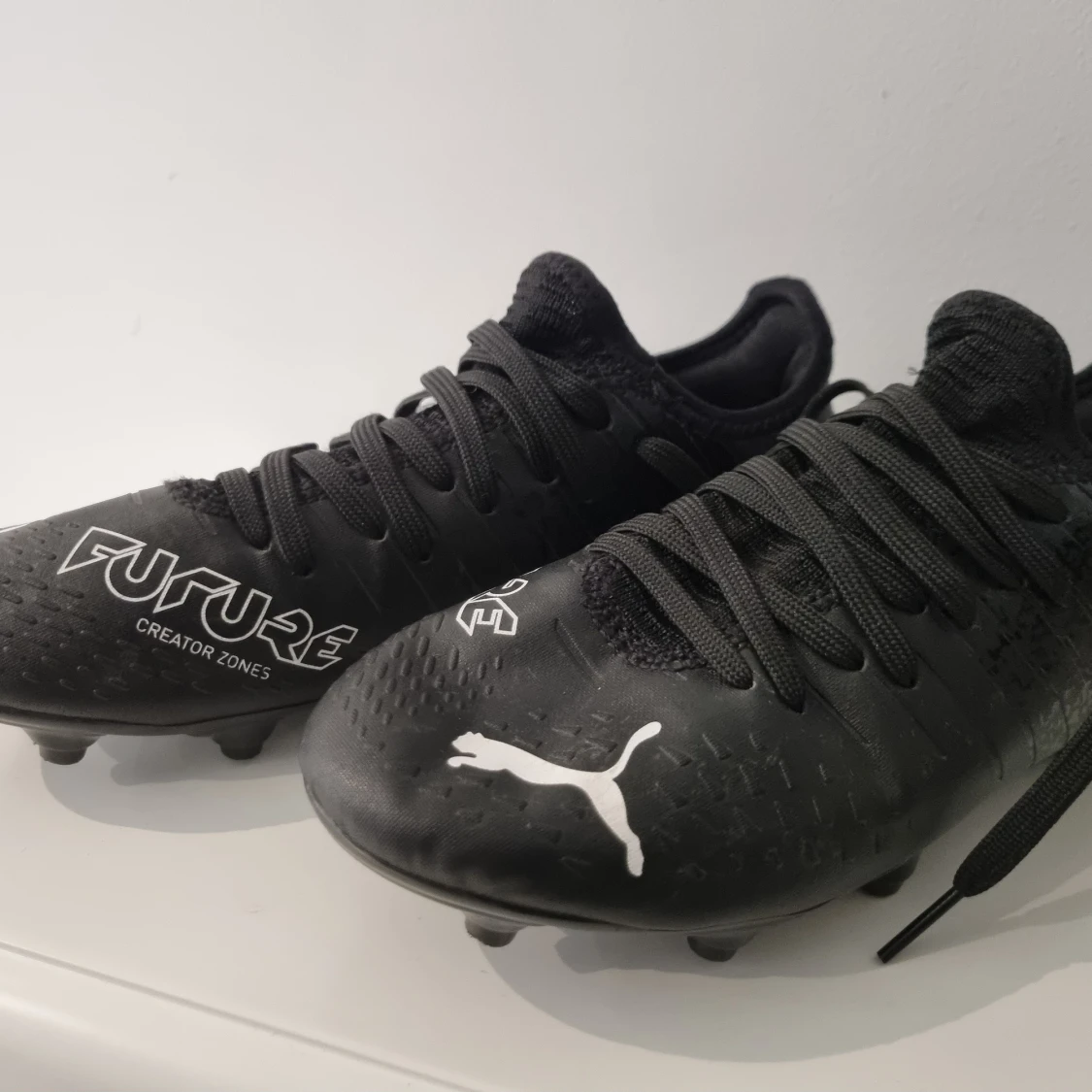 Fotbollskor storlek 37 - 90