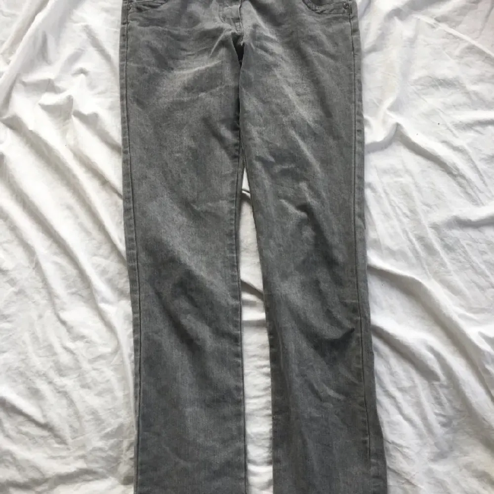 Dessa passar den som är 160-165cm och med inte så stora lår. Jeans & Byxor.