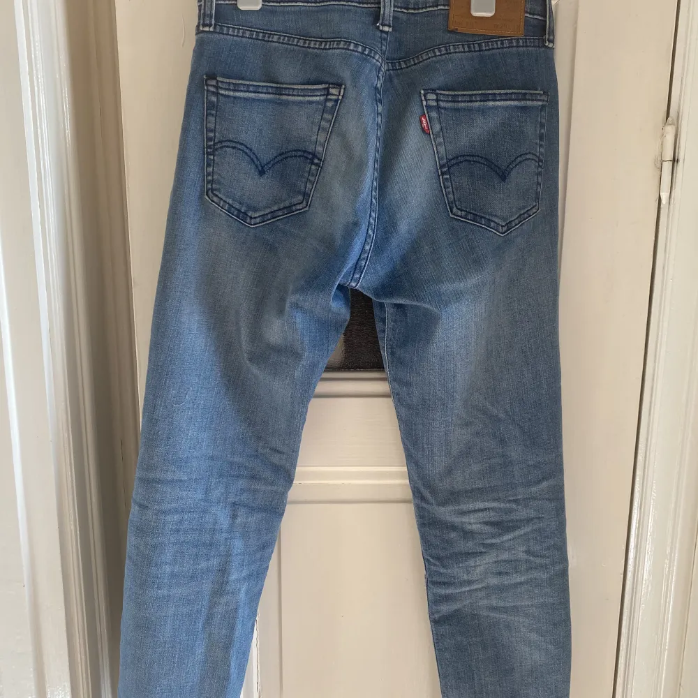 Levis 511 storlek 29-31 (köpta som 29-32 men uppsydda till 31 i butik) . Jeans & Byxor.