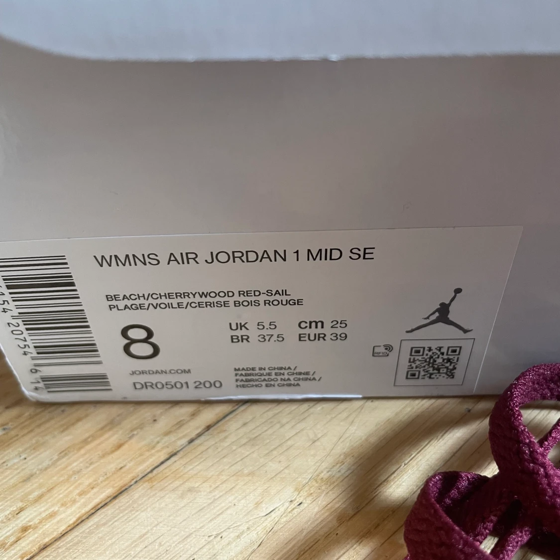 Air jordans 1 mid - 90