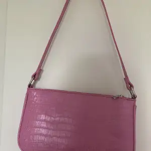 En rosa väska från Ullared väldigt bra skick💞