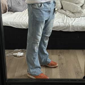 Sjukt snygga gallery jeans (replica) jätteskönt kvalitet och skit najs fit🙌🏼