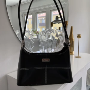 Väska - Skriv för mer bilder