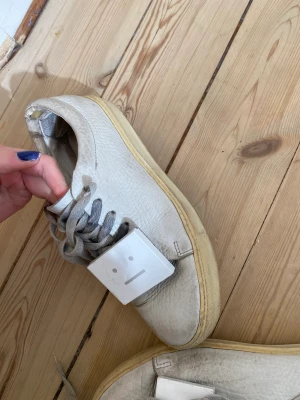 Acne skor  - Väldigt fina och unika acne skor som tyvärr inte kommer till användning längre☺️