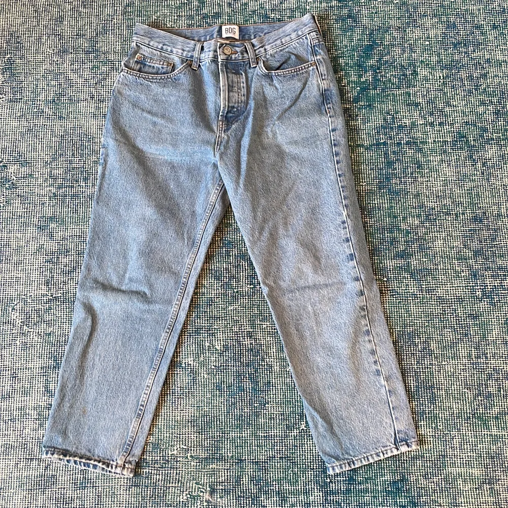 Jeans från Urban Outfitters i bra skick. Hör gärna av dig om du är intresserad. Jeans & Byxor.