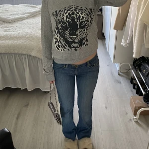 Tröja med tryck  - Superfin tröja med tryck som inte kommer till någon användning 