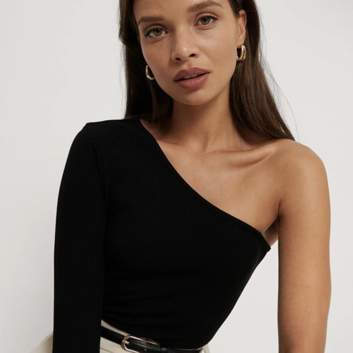 Svart topp från NA-KD