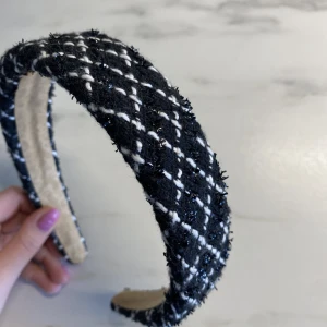 Hårband - Säljer detta super snygga och trendiga hårband❤️