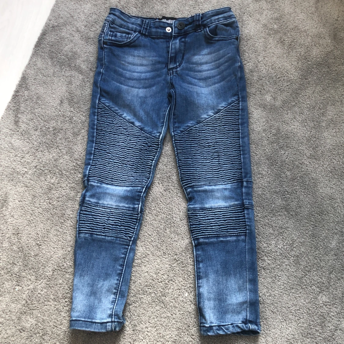 Blåa jeans