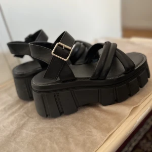 Platå sandaler - Bra skick!