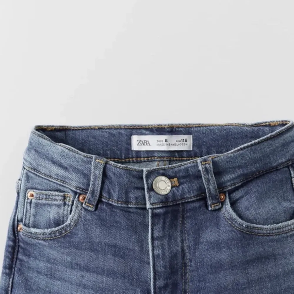 Supersnygga flare jeans i nysskick, pris går att diskutera. Jeans & Byxor.