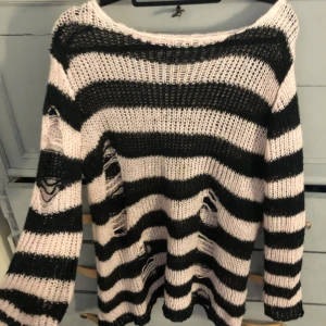 Knitted sweater - Reserverad för Emilia 