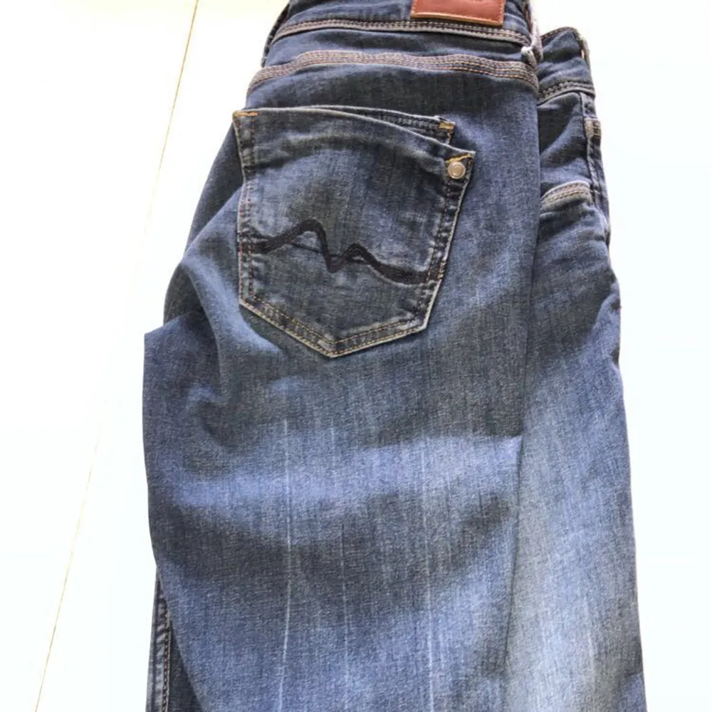 Jättesnygga pepe jeans som inte används💓dom är använda 1 gång så dom är i nyskick. Jeans & Byxor.