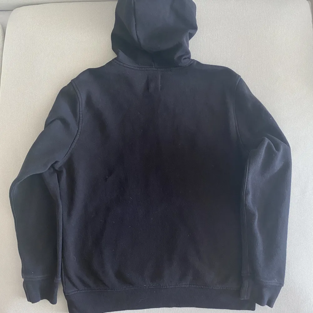 Good condition. Relatively thick material. Slightly baggy. . Hoodies.