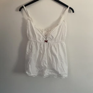 Odd molly  - Säljer mitt söta odd molly linne, nästan aldrig använt och i super skick! Inga defekter, skriv om frågor och pris kan diskuteras.☺️