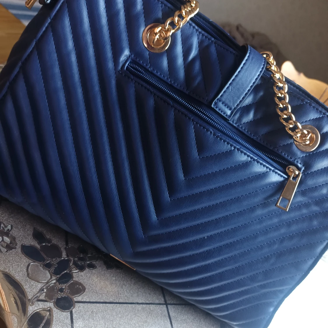 Aldo – Kviltad toteväska med kedjerem - 90