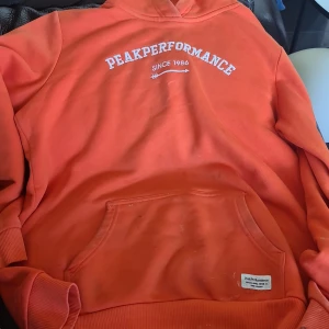 Peak performance hoodie  - Peak performance hoddie bra skick men smutsig
