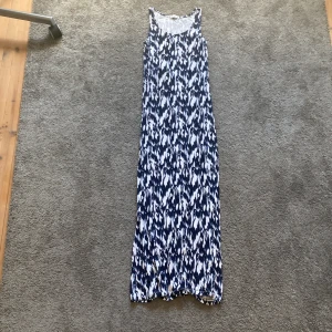 långklänning oj - jättefin och skön strandklänning,