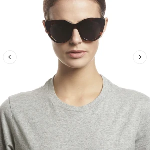 Le specs solglasögon - Solglasögon från le specs. Fint skick
