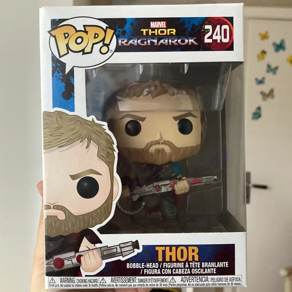 Thor funko pop, öppnad endast en gång men har dock lite vattenslitage på ovansidan (skickar gärna bild)🩷. Övrigt.