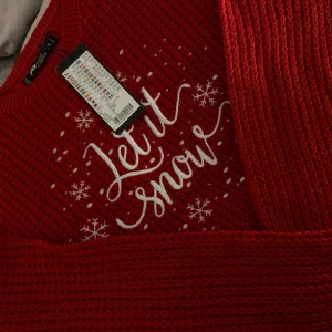 jultröja - super gullig jultröja ifrån new yorker. helt oanvänd med prislapp kvar.