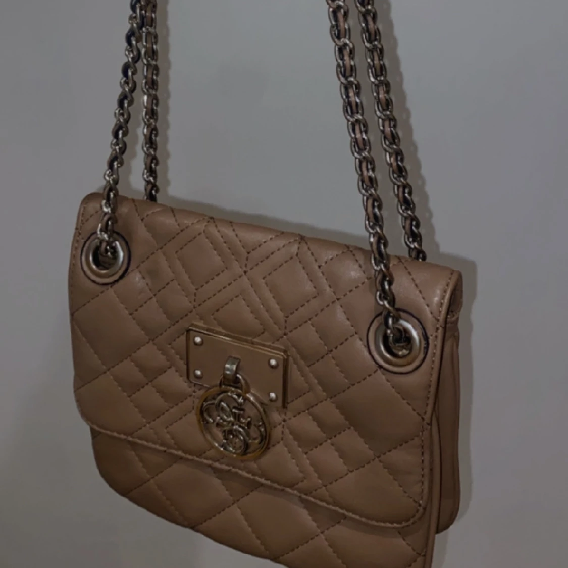 Guess brun väska - 90