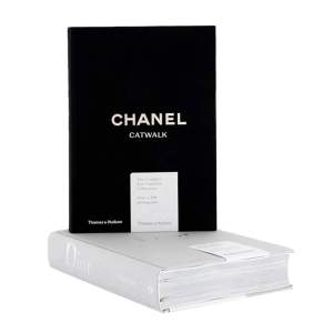 Chanel table book i nyskick. Nypris 659kr 