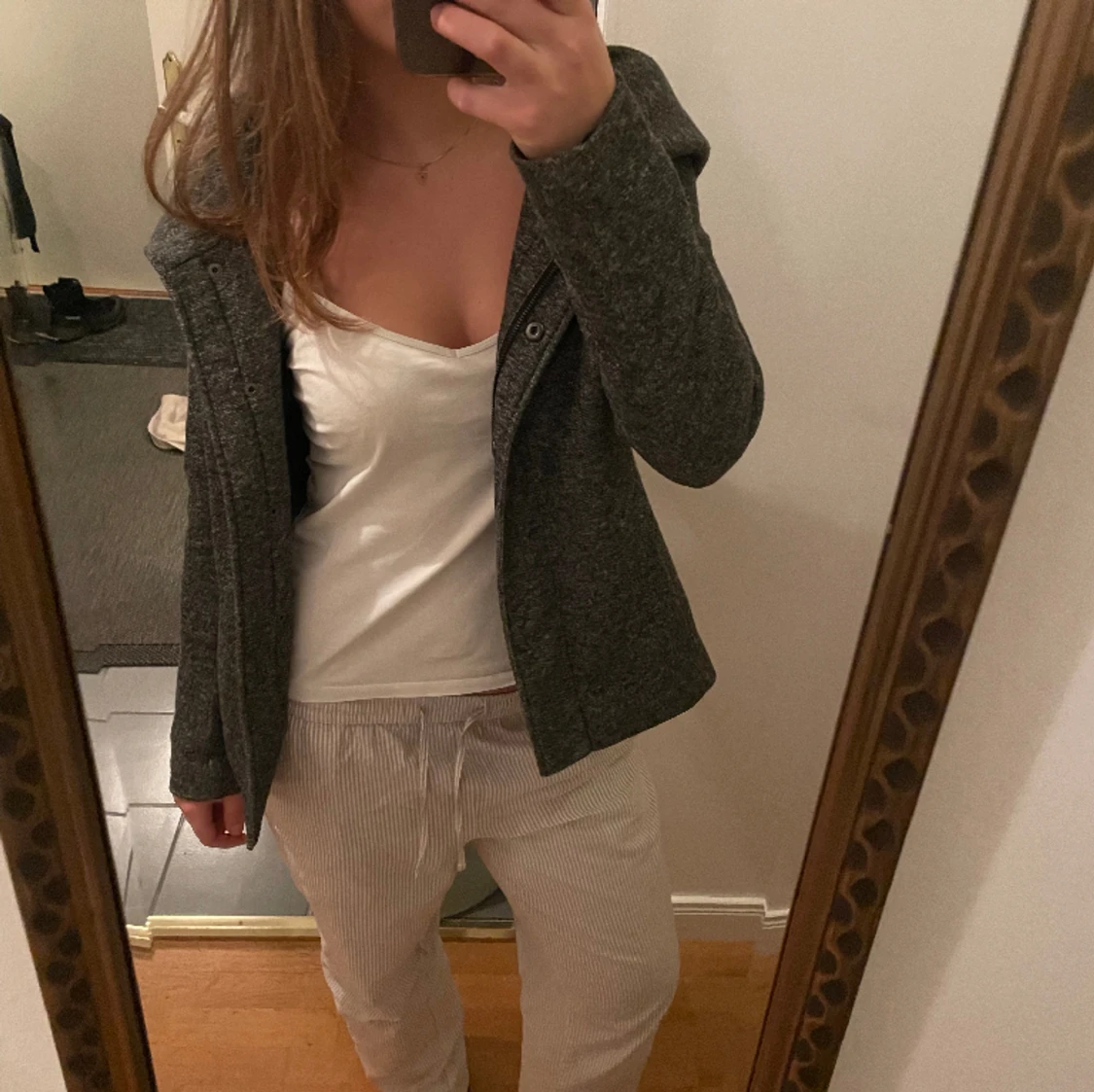 Mörkgrå kappa  - 91