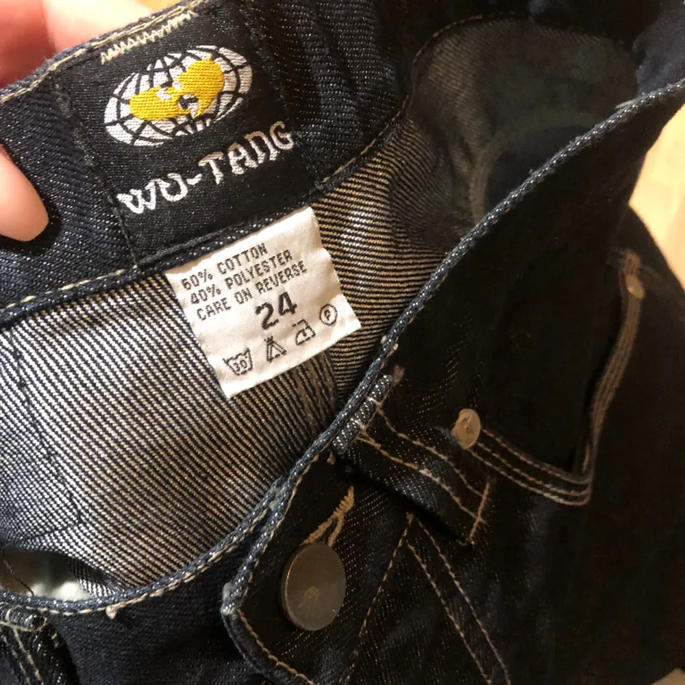 Riktigt feta wu-tang byxor!!! Inga defekter utan är i toppskick 🤙Hör av er vid frågor  🌹🌹🌟🌟 storlek 24/xs. Jeans & Byxor.