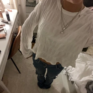 Jätte fin topp  - Jättefin tröja/blus med lite vida ärmar där nere❣️