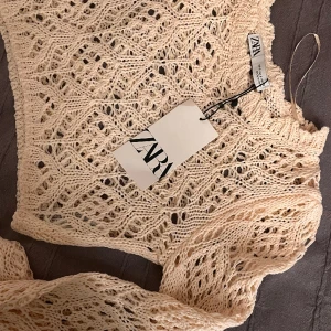 Fin virkad tröja - Jättefin tröja med prislappen kvar, säljer för att den inte kommer till användning❤️ordinarie pris 299kr men säljer för 240kr. 