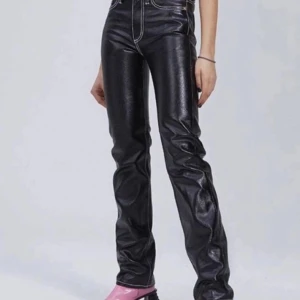 Eytys byxor - Svarta eytys byxor som endast är använda få gånger.