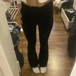 Kostym byxor  - Säljer dessa kostym byxorna som är figur sytt pga att jag har ett par lika dana💓